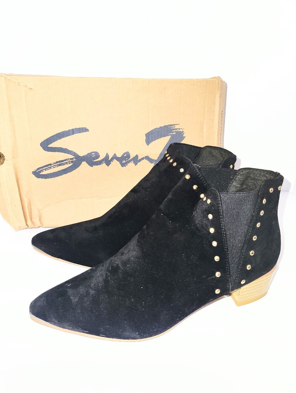 NIB Seven7 Pixie Boot Velvet Chelsea Ankle Booties Gold Stud Size 9